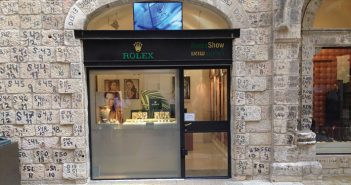 A Time and Place to Shop 147-2